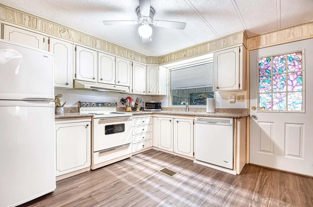 4 Creek Circle Naples FL 34114