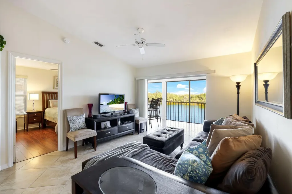 1325 Mainsail Drive Naples FL 34114