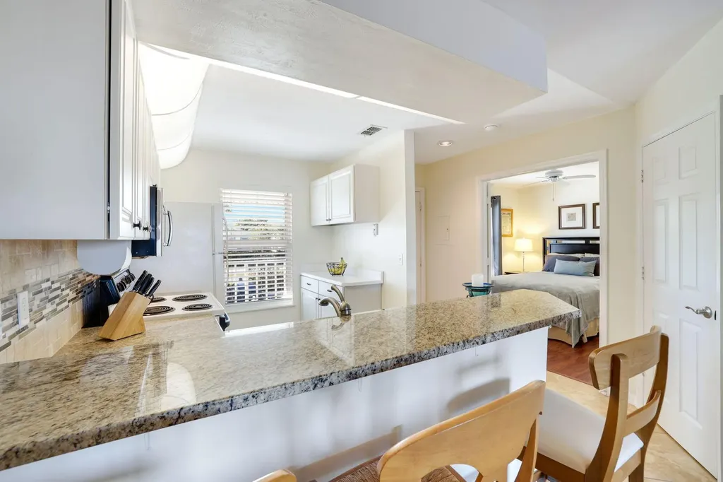 1325 Mainsail Drive Naples FL 34114