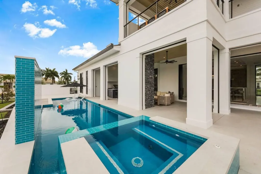 661 Amber Drive Marco Island FL 34145