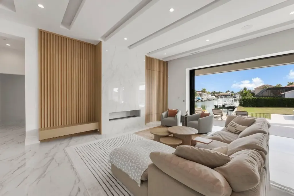 661 Amber Drive Marco Island FL 34145