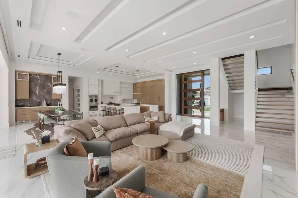 661 Amber Drive Marco Island FL 34145