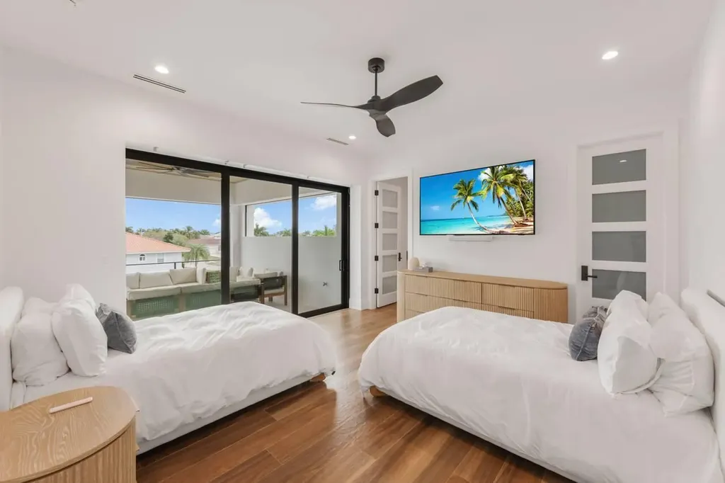 661 Amber Drive Marco Island FL 34145