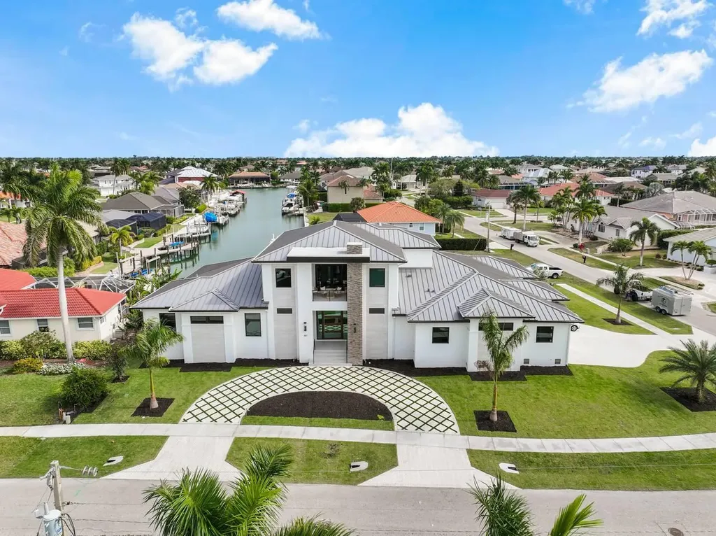 661 Amber Drive Marco Island FL 34145