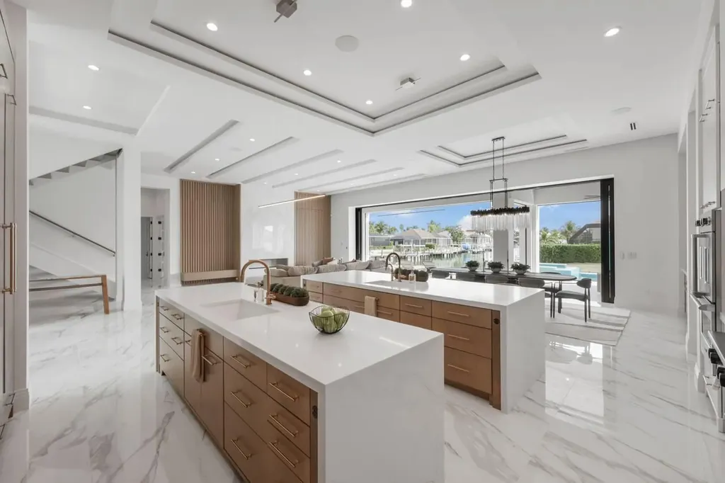 661 Amber Drive Marco Island FL 34145