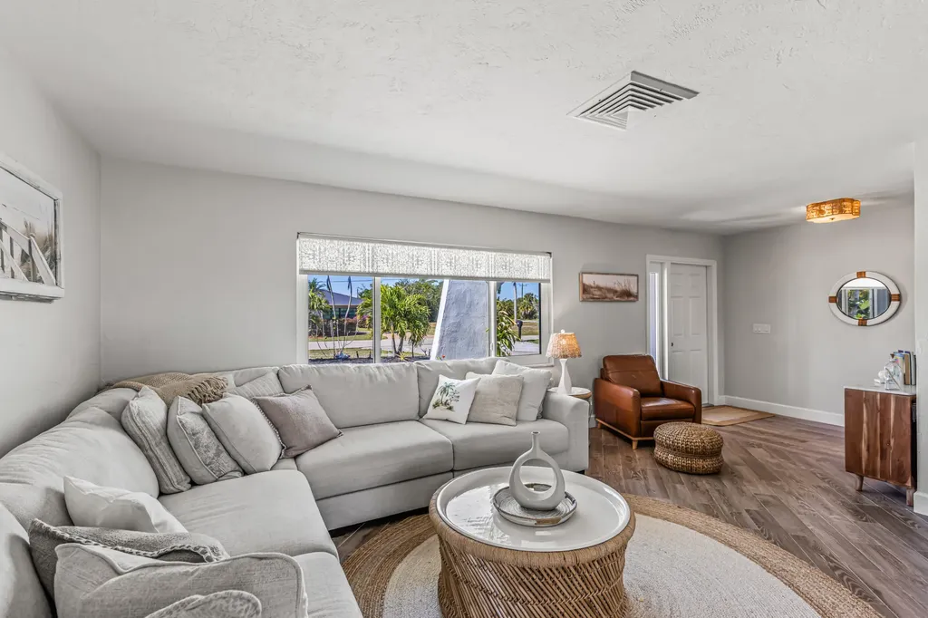 403 Grenada Avenue Naples FL 34113