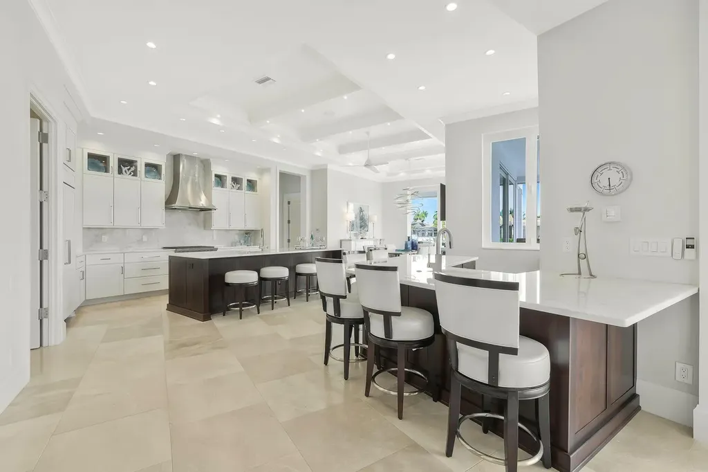 689 Pelican Court Marco Island FL 34145