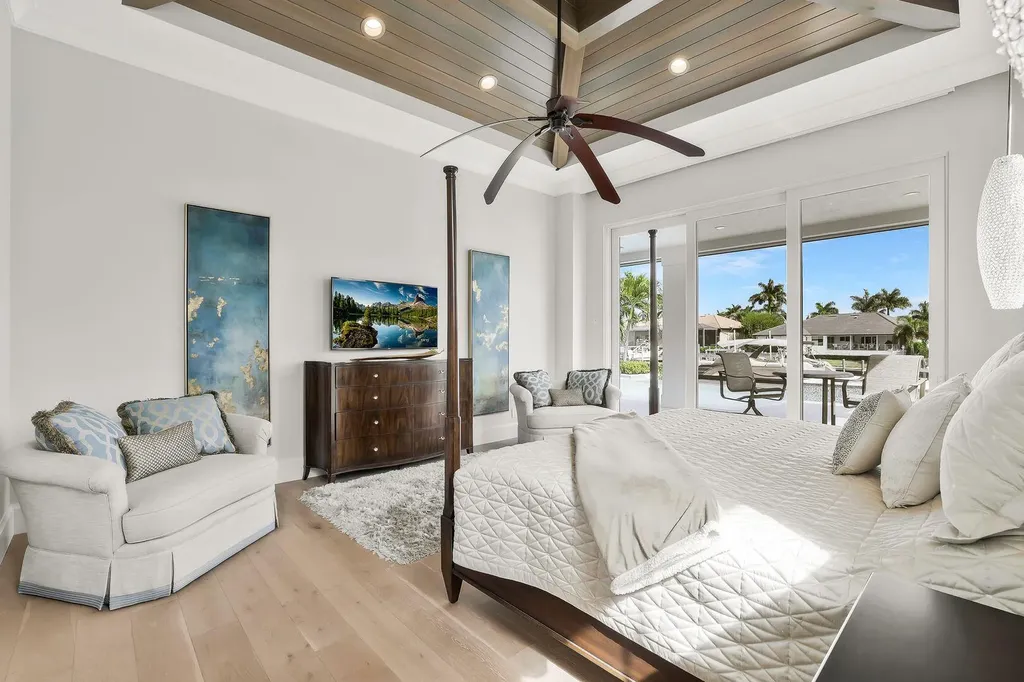 689 Pelican Court Marco Island FL 34145