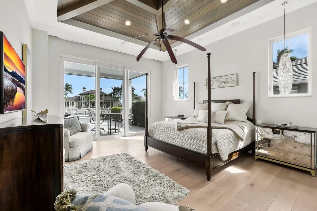 689 Pelican Court Marco Island FL 34145