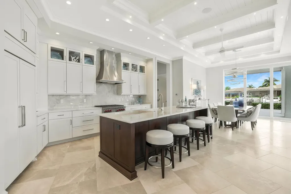 689 Pelican Court Marco Island FL 34145