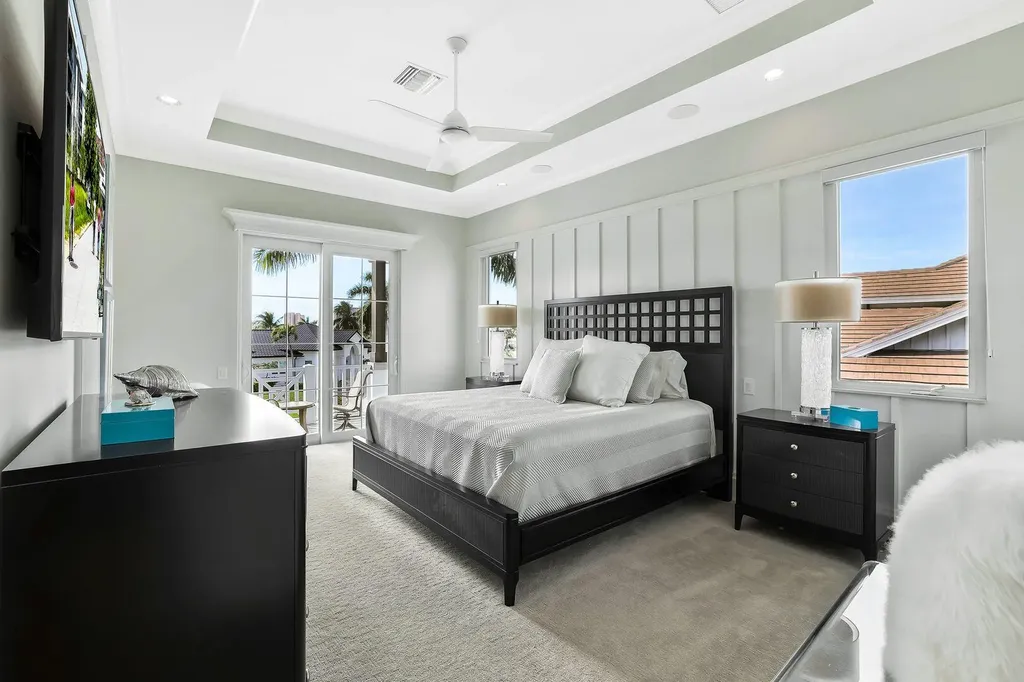 689 Pelican Court Marco Island FL 34145