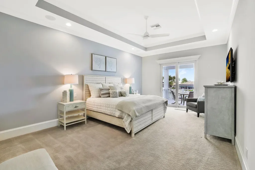 689 Pelican Court Marco Island FL 34145