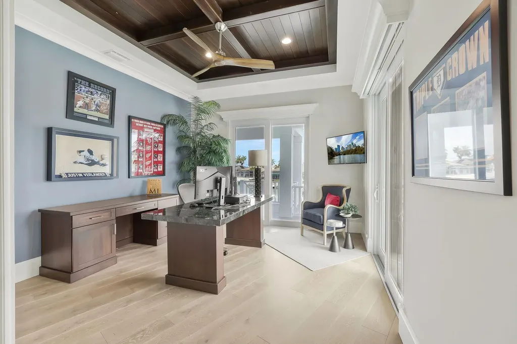 689 Pelican Court Marco Island FL 34145