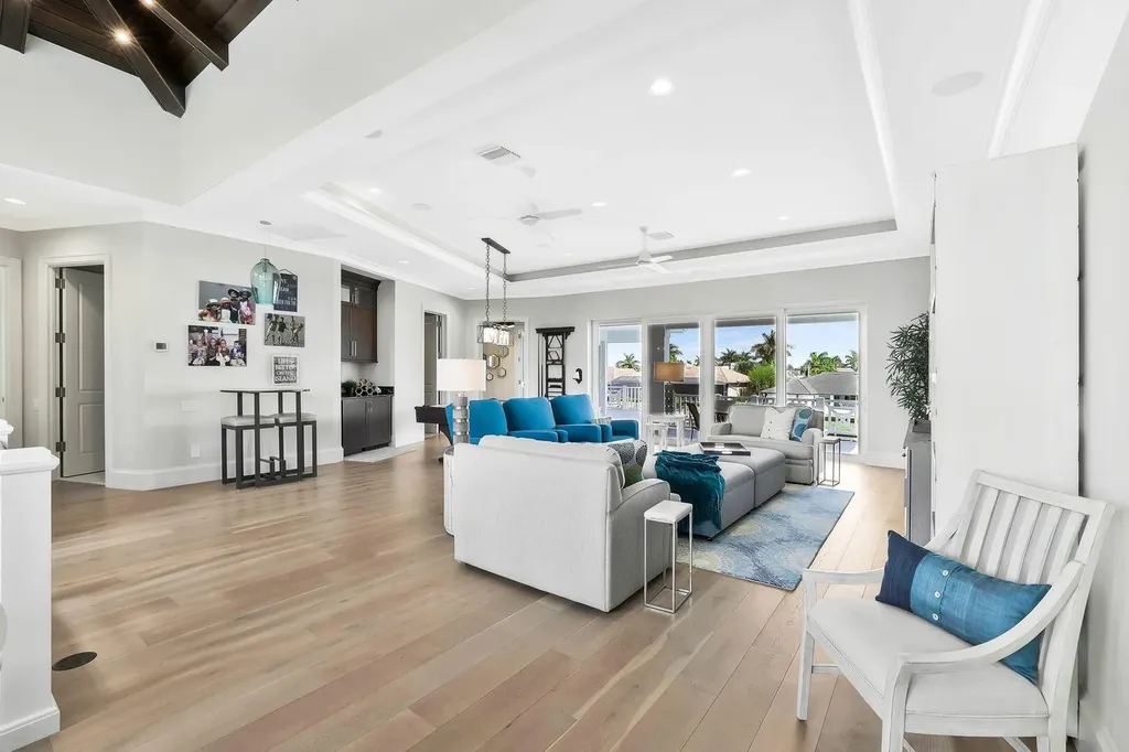 689 Pelican Court Marco Island FL 34145