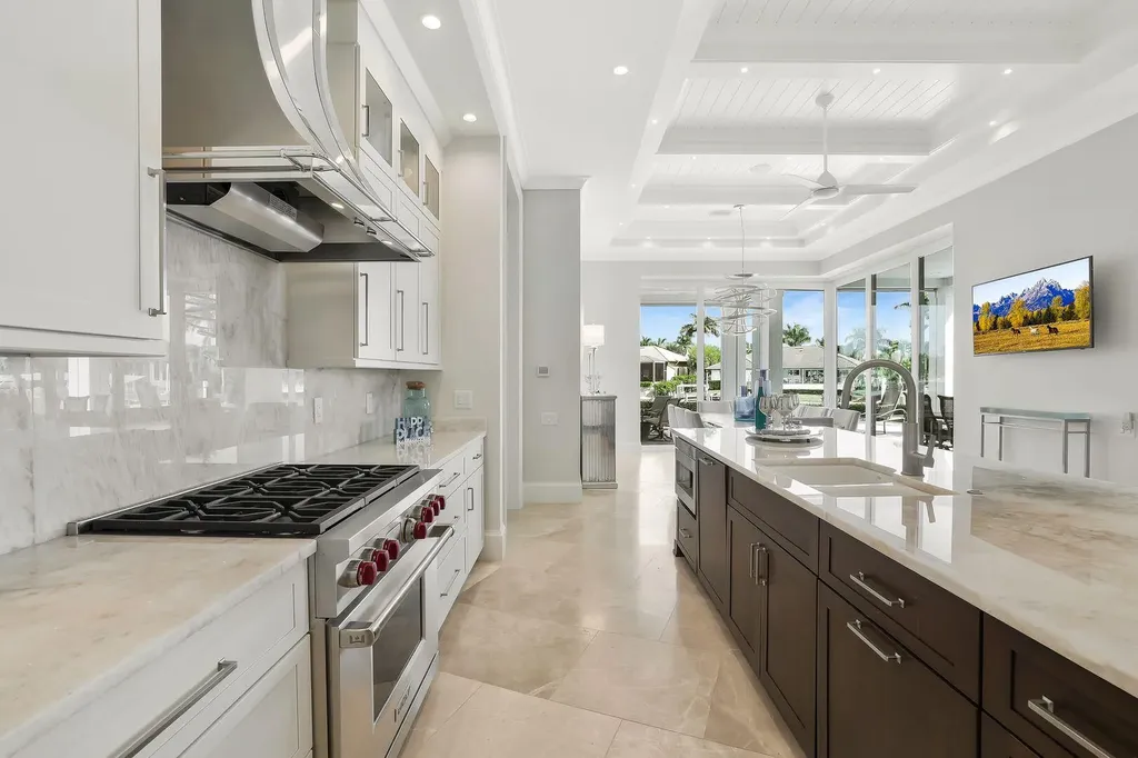 689 Pelican Court Marco Island FL 34145