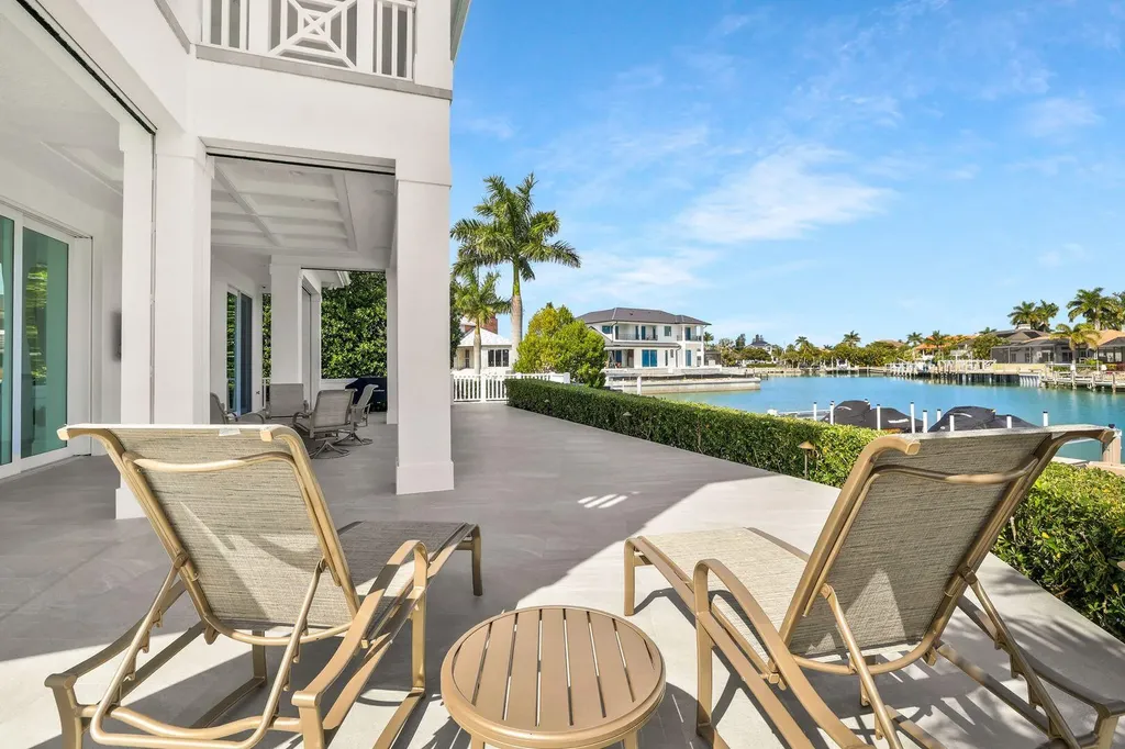 689 Pelican Court Marco Island FL 34145