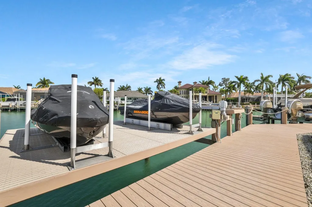 689 Pelican Court Marco Island FL 34145