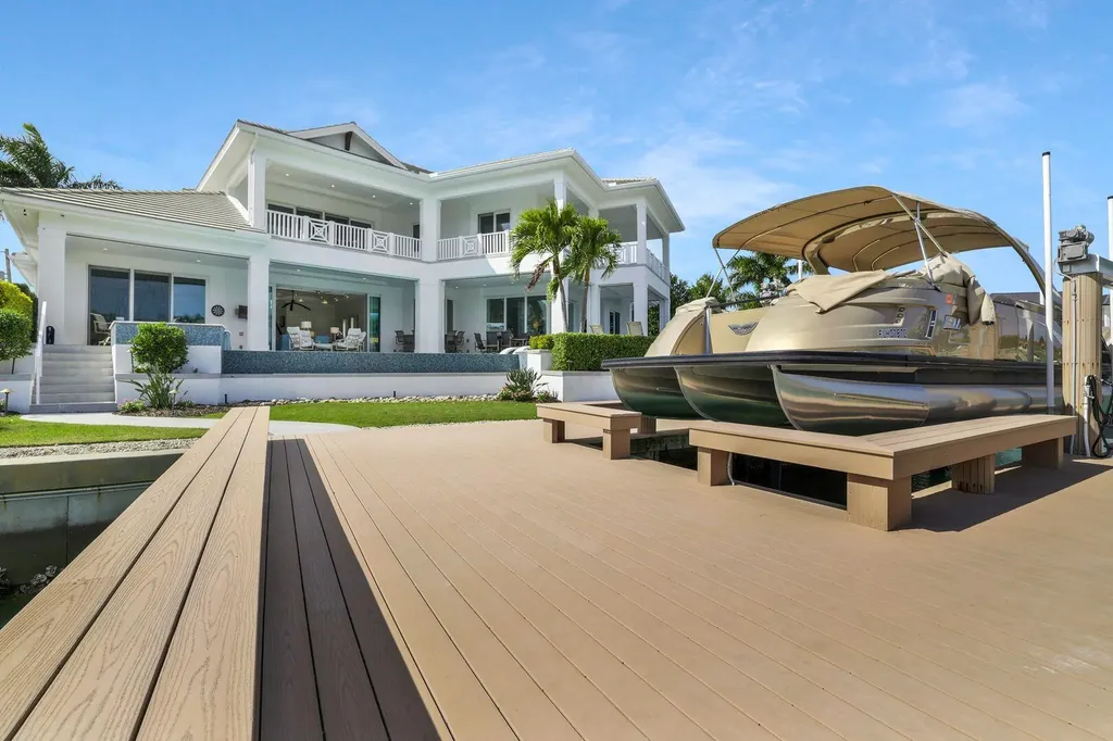 689 Pelican Court Marco Island FL 34145