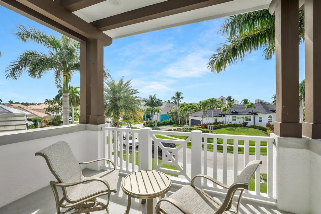 689 Pelican Court Marco Island FL 34145