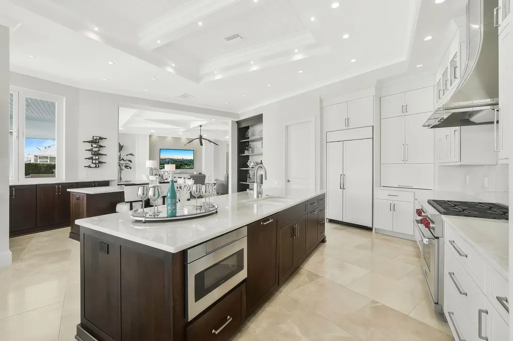 689 Pelican Court Marco Island FL 34145