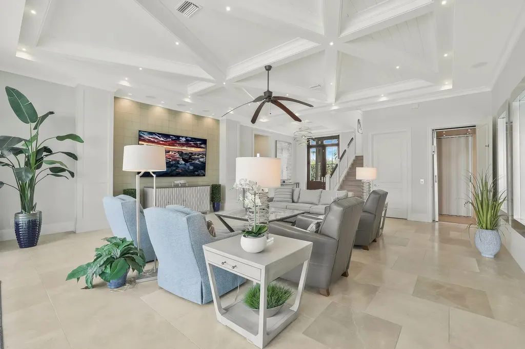 689 Pelican Court Marco Island FL 34145