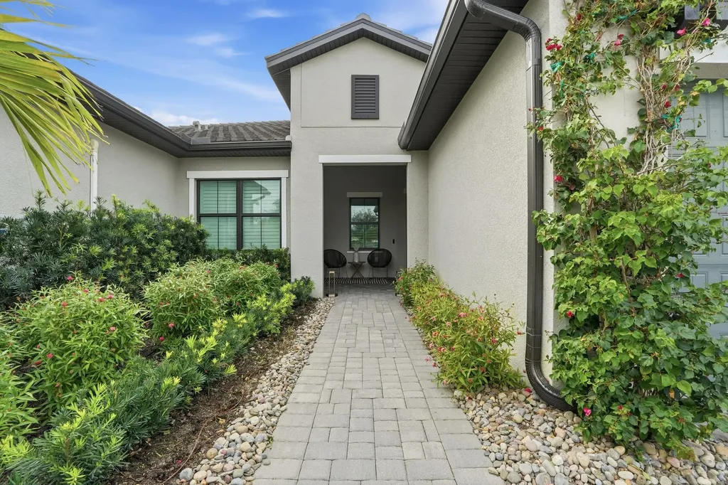 14708 Kingfisher Loop Naples FL 34120