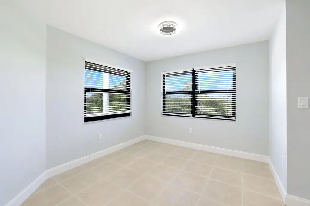 1508 Mainsail Naples FL 34114