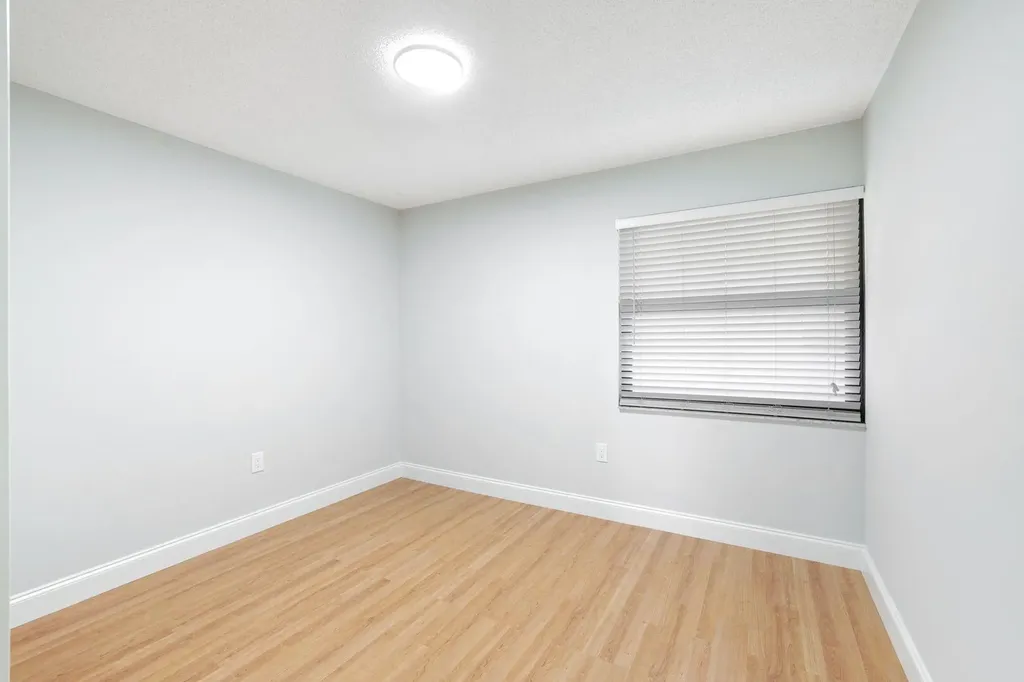 1508 Mainsail Naples FL 34114