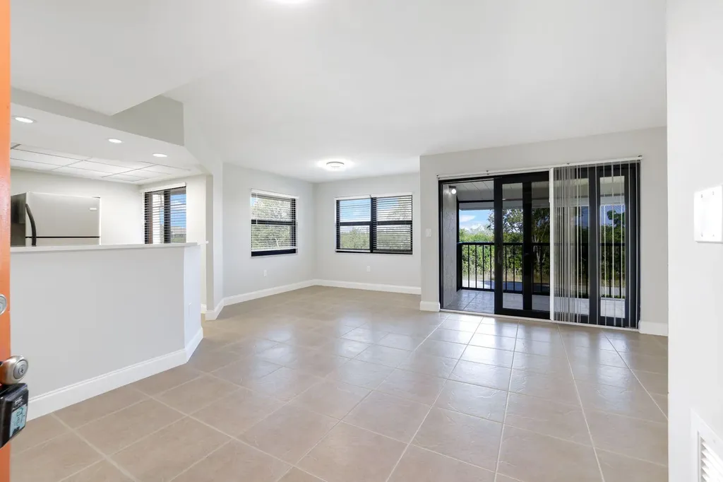 1508 Mainsail Naples FL 34114