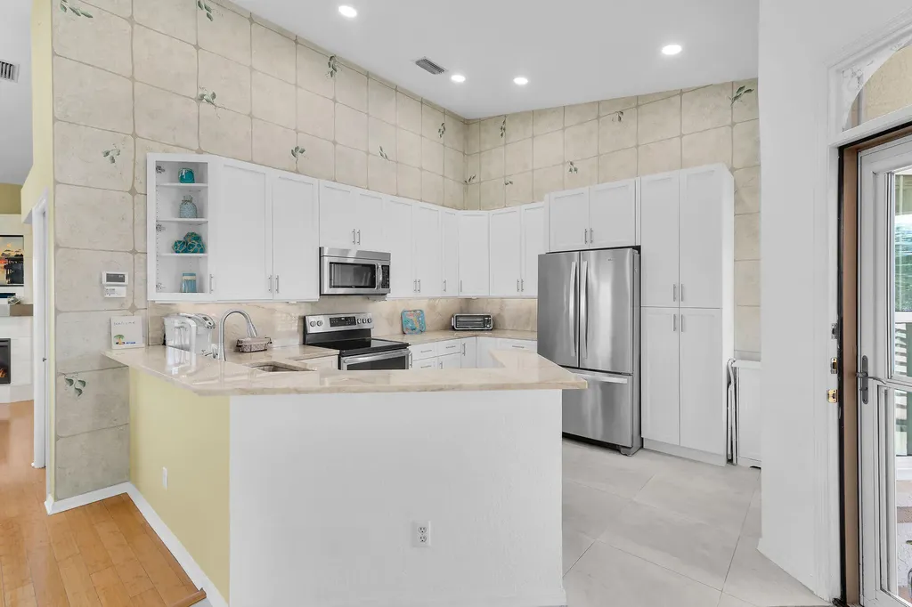 162 Newport Drive Naples FL 34114