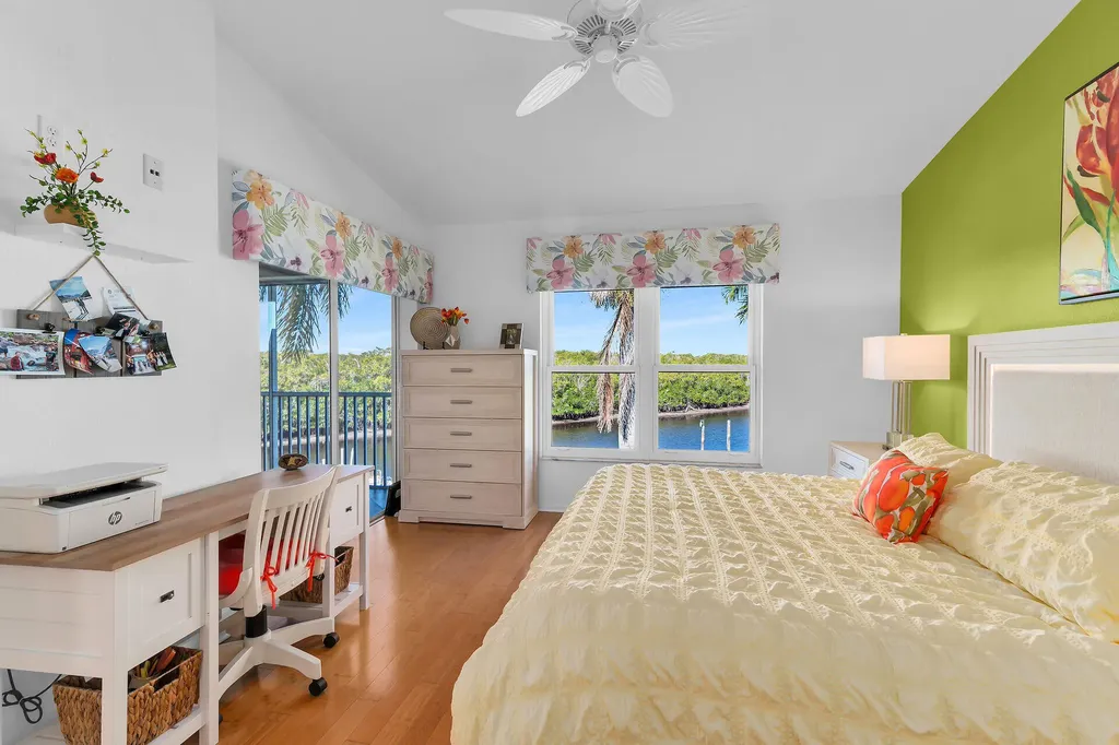 162 Newport Drive Naples FL 34114