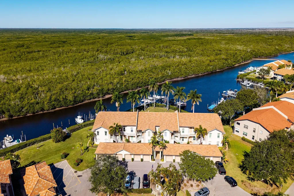 162 Newport Drive Naples FL 34114