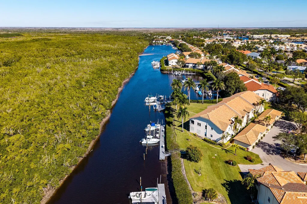 162 Newport Drive Naples FL 34114