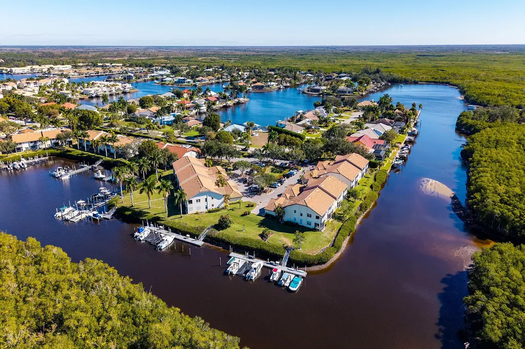 162 Newport Drive Naples FL 34114