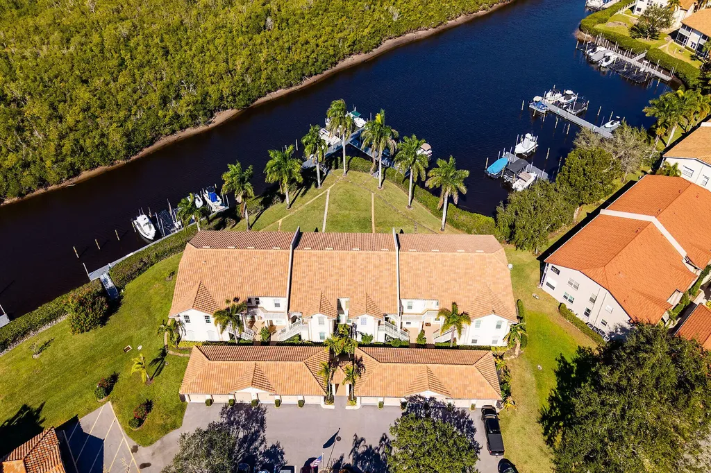 162 Newport Drive Naples FL 34114