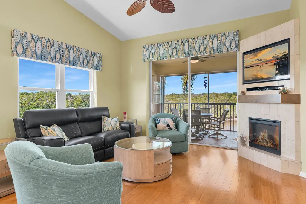 162 Newport Drive Naples FL 34114