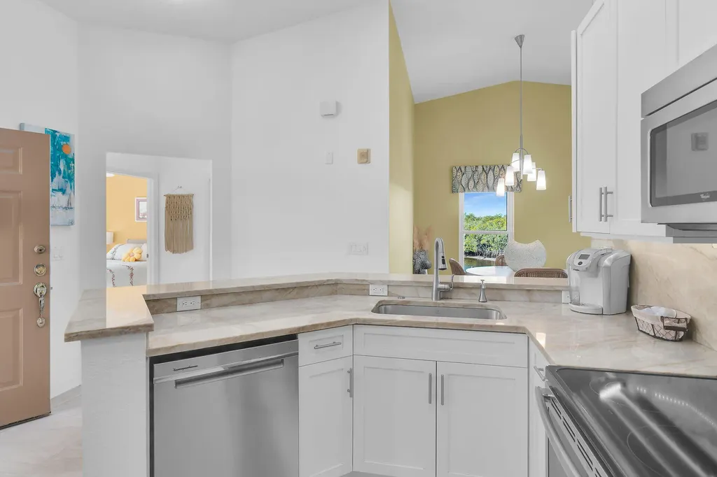 162 Newport Drive Naples FL 34114