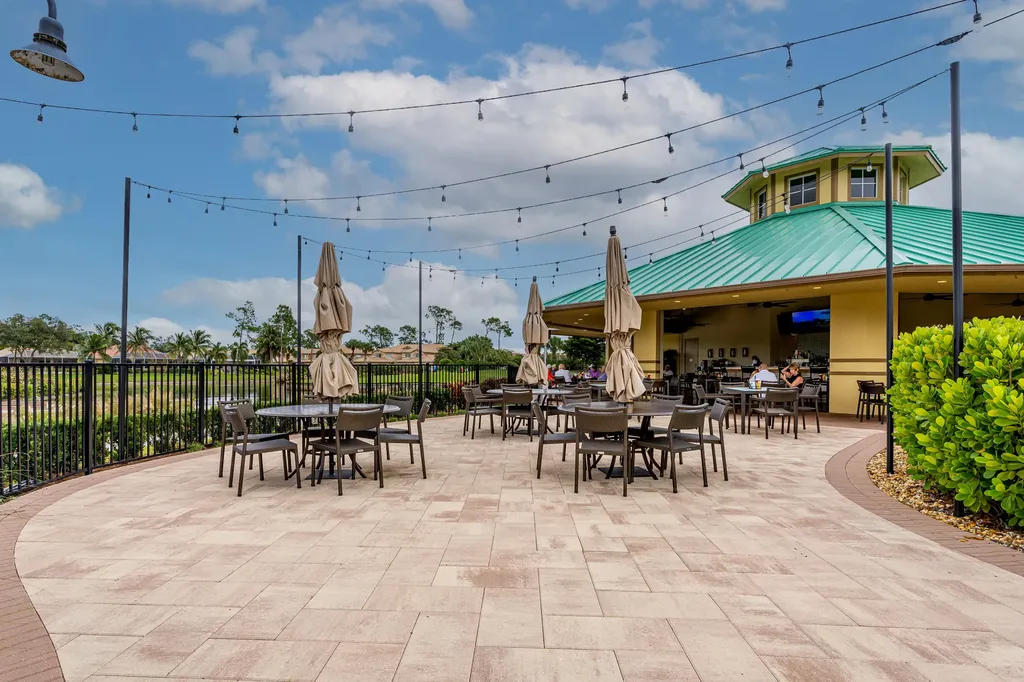 3989 Bishopwood Court W Naples FL 34114