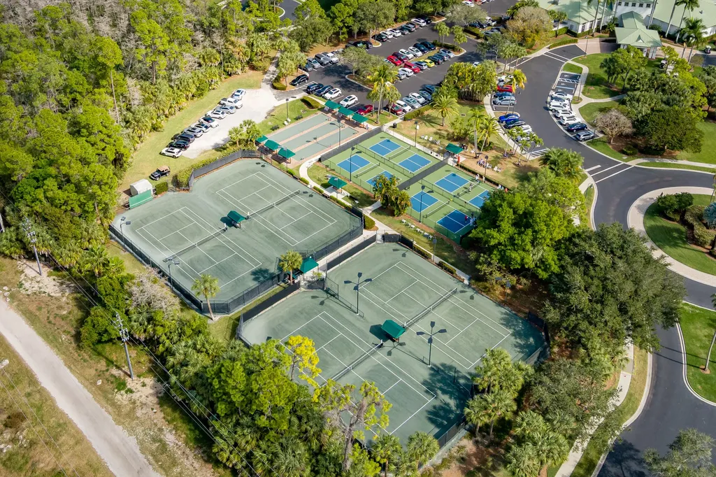 3989 Bishopwood Court W Naples FL 34114