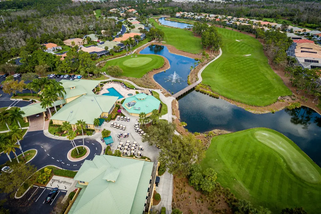 3989 Bishopwood Court W Naples FL 34114