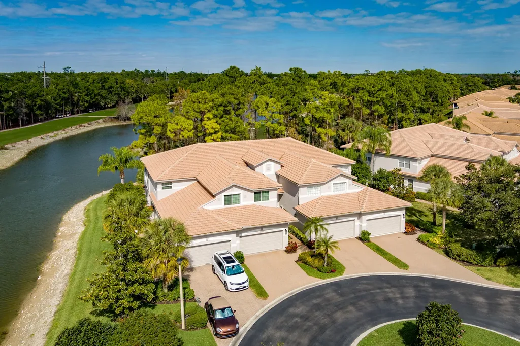 3989 Bishopwood Court W Naples FL 34114