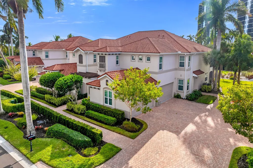 1285 Rialto Way Naples FL 34114