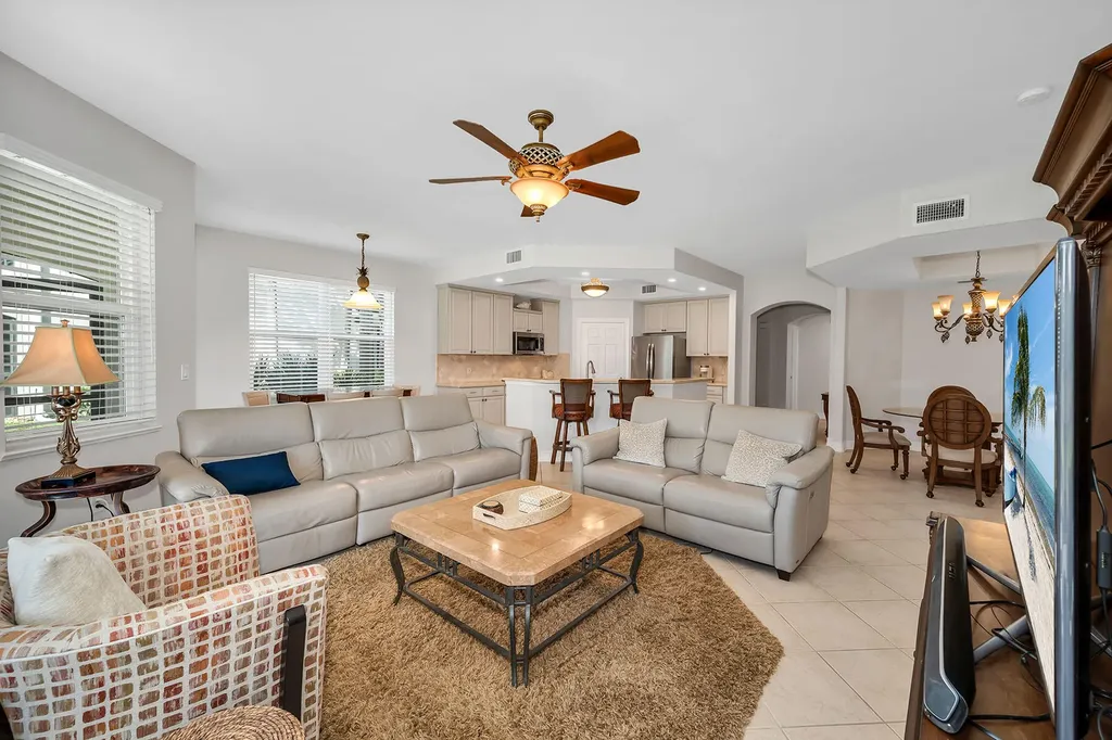 1285 Rialto Way Naples FL 34114