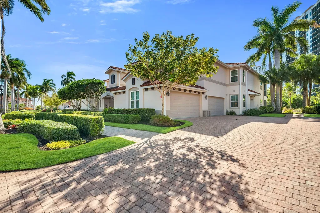 1285 Rialto Way Naples FL 34114
