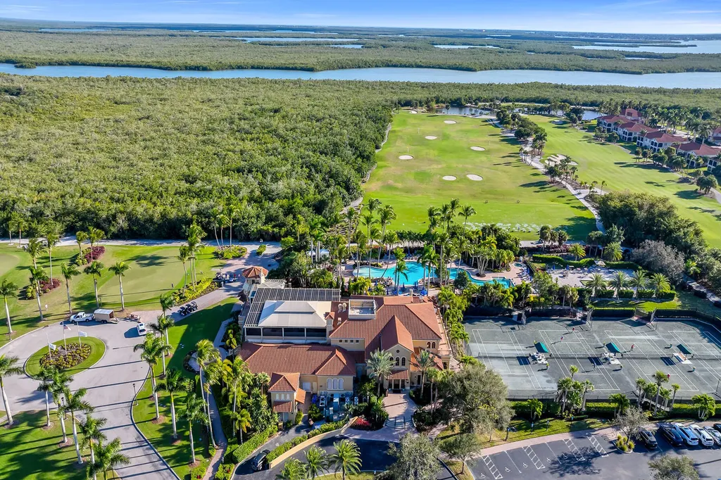 1285 Rialto Way Naples FL 34114