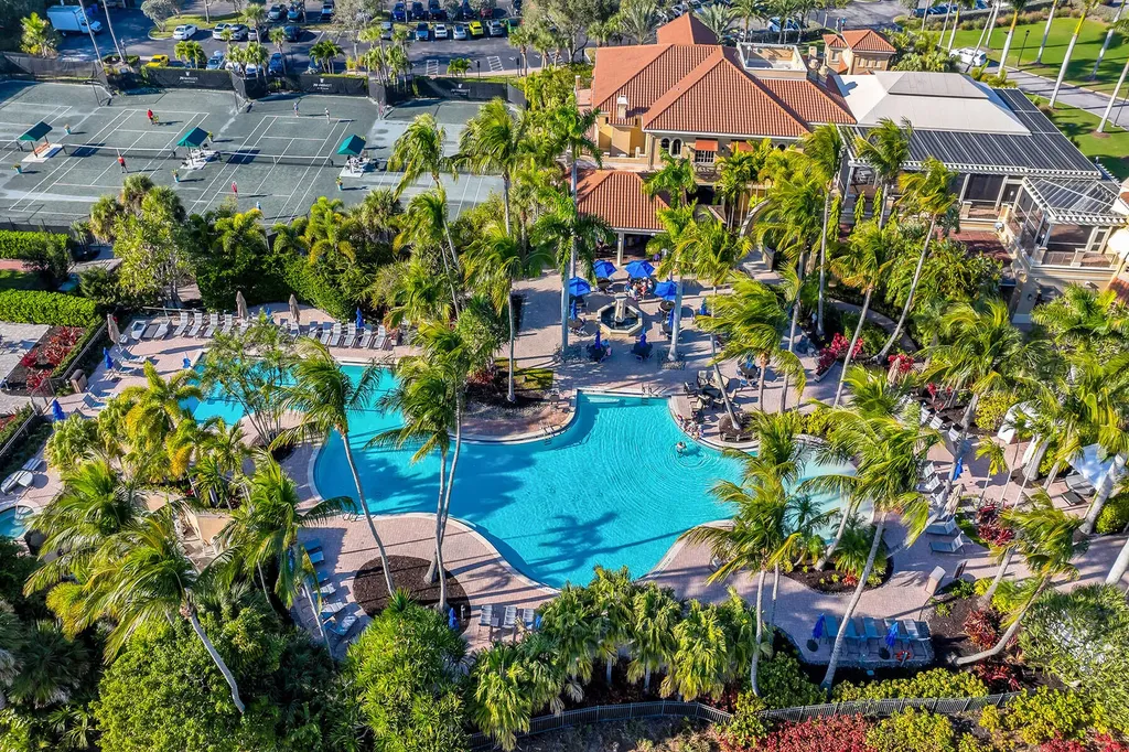 1285 Rialto Way Naples FL 34114