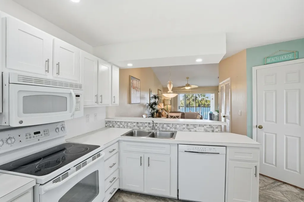 1175 Mainsail Drive Naples FL 34114