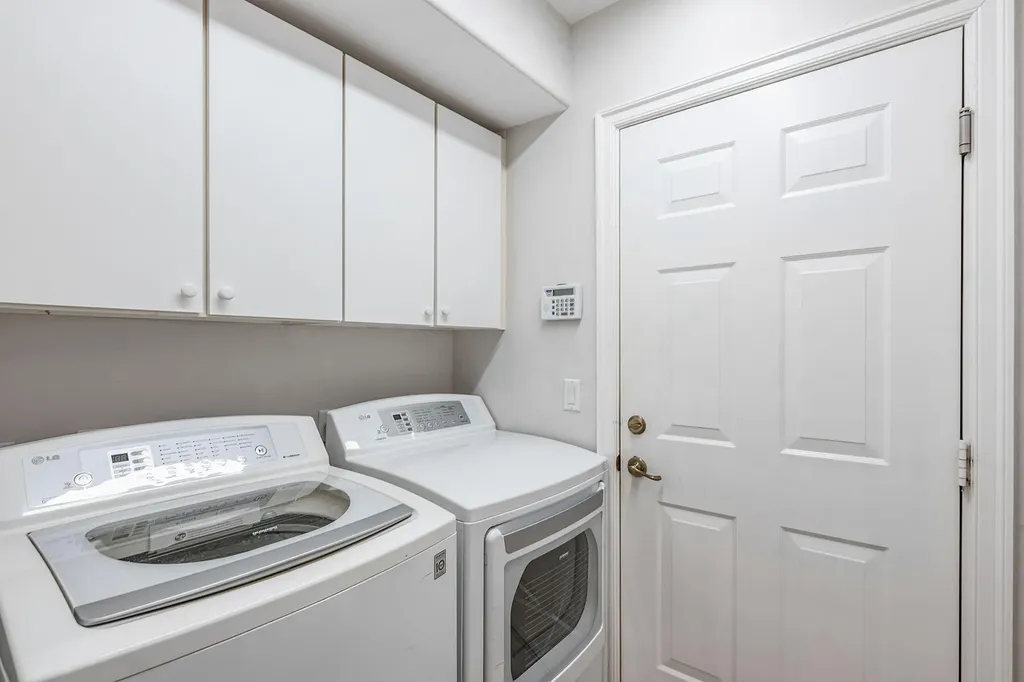 2012 Tarpon Bay Drive N Naples FL 34119