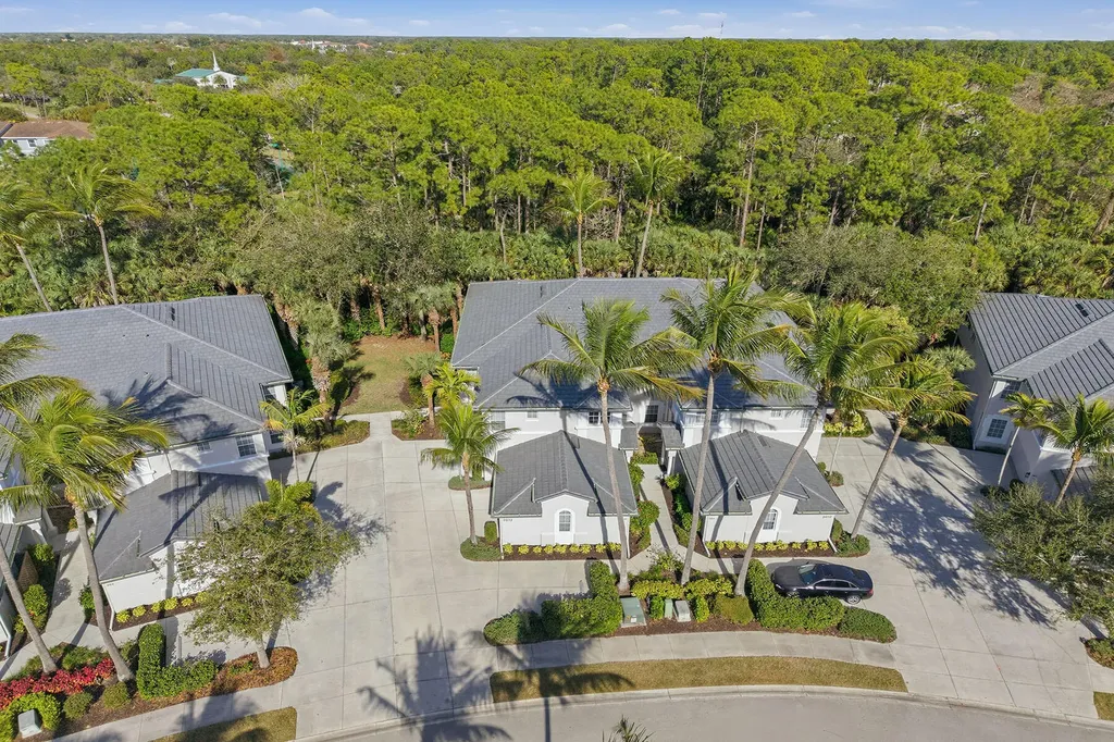 2012 Tarpon Bay Drive N Naples FL 34119