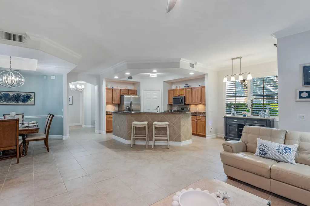 2012 Tarpon Bay Drive N Naples FL 34119